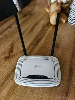 Router TP-link WR841N