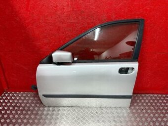 LEVÉ PŘEDNÍ DVEŘE VOLVO V40 STŘÍBRNÉ