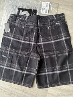 Burton bermudy kraťasy 34” nove