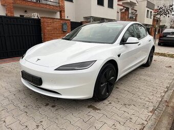 Tesla Model 3 Premium Long Range All-Wheel Drive