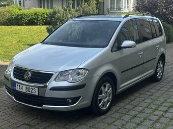 Volkswagen Touran 1.4 TSI 103kW 7 míst Navi Tažné Facelift