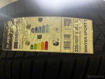 235/45R18 Dunlop