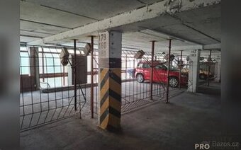 Uzamykatelné parkovací stání  Lovosická (parkovací dům)