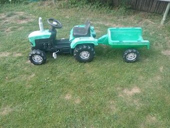 Šlapací traktor s valníkem