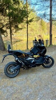 Honda X-ADV 750 2026 Akrapovič najeto 1.600 km