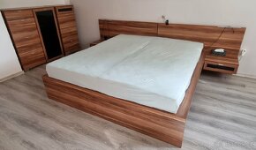 Manželská postel 180x200cm + komoda