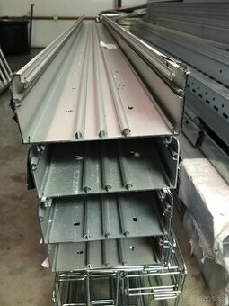 Prodám parapetní kanály Legrand 65 x 150 materiál hliník.