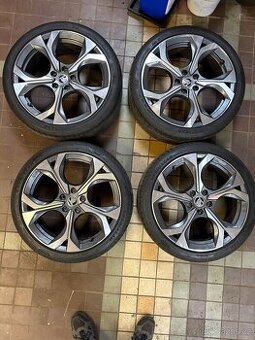 Alu r19 Octavia IV 225/40/19