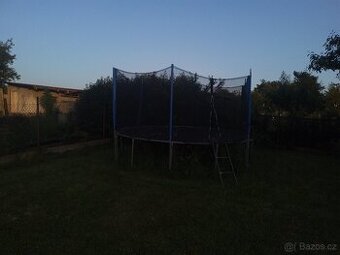 Trampolína