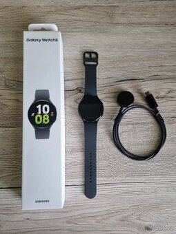 Samsung Galaxy Watch 5 černá