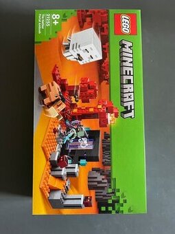 LEGO® Minecraft® 21255 Přepadení v portálu do Netheru