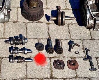 Jawa ČZ kývačka půlbuben, ČZ - díly motoru