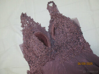 SPOLEČENSKÉ ŠATY PLESOVÉ vel m