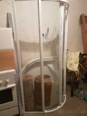 Sprchová zástěna s vaničkou