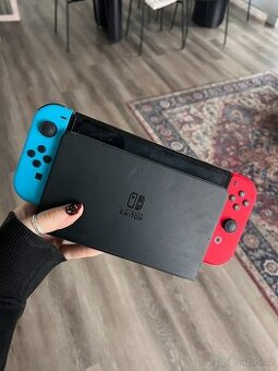 Nintendo Switch - Neon Red&Blue Joy-Con