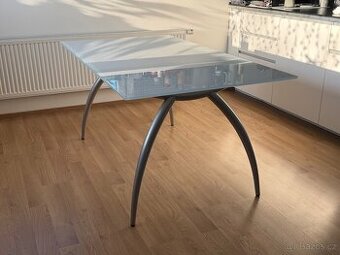 Skleněný jídelní stůl zn. Calligaris