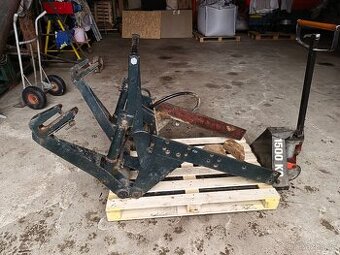 Prodám přední tříbodový závěs na Zetor 10540