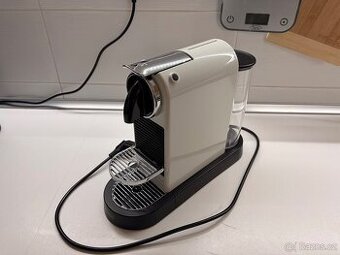 Kapslový kávovar DeLonghi Nespresso CitiZ EN167