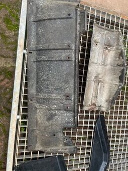 Sada plechů pod motor favorit forman