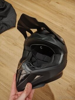 Nová enduro přilba Ridero XL