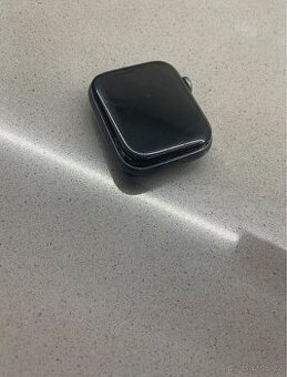 Apple Watch series 4 na náhradní díly
