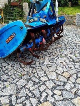 Rotavator , pluh