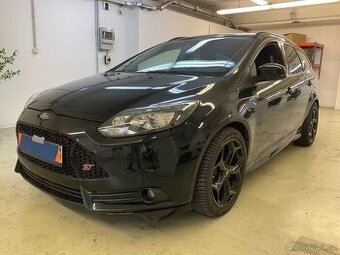 Ford Focus 2.0 EcoBoost ST / 2014 / 205.000km / 184 kW