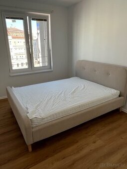 Postel s matrací 160x200