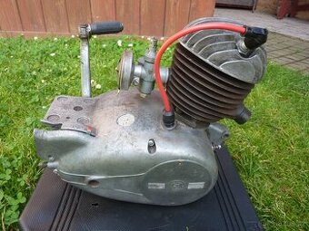 ČZ 125 B,T - motor