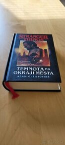 Stranger Things - 3 knihy: 1 v češtině, 2 knihy v angličtině