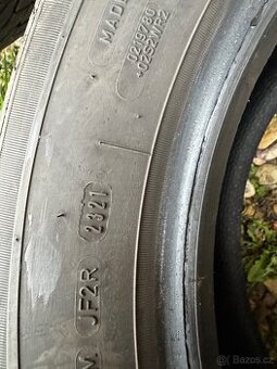 215/60R16 - 1