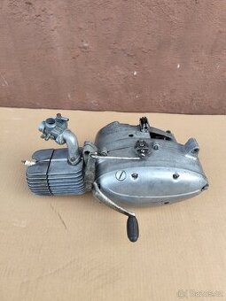 Motor pionýr
