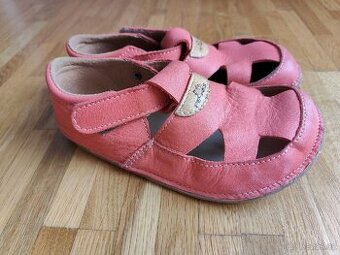 Dívčí barefoot sandalky kožené