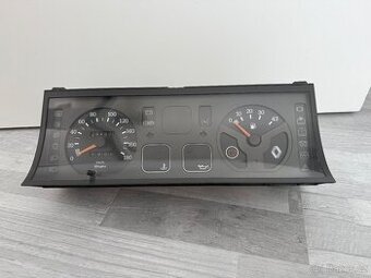 Tachometr Renault 5
