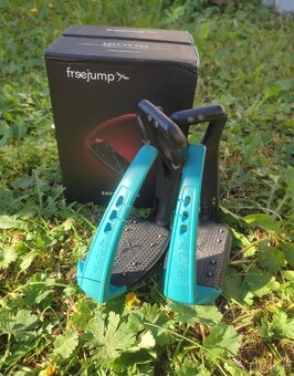 Modré freejump třmeny a obaly na třmeny