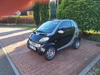 Micro compact car smart fortwo 0.6i 40kw rok 2001 nova stk