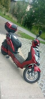 Elektro skútr