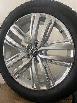 Original zimní alu vw Tiguan r19 Auckland + 235/50/19 95%