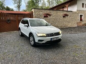 Tiguan 2.0tdi 4x4-serviska,led světla,panorama