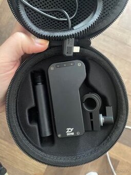 Zhiyun Crane 2 servo follow focus