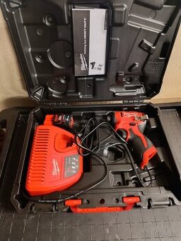 Milwaukee M12 rázový šroubovák