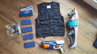 Nerf pistole, samopal, náboje, vesta - cena za komplet.