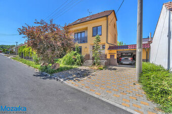 Rodinný dům s garáží a nádhernou zahradou Křepice u Hustopeč - 1