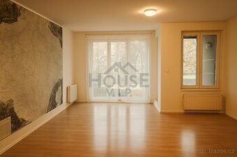 Prodej bytu 3+kk, 83,2 m² + lodžie a balkon, s garářovým stá