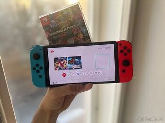 Nintendo Switch OLED - jako nové + Mario Kart 8
