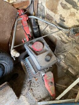 Vari listova sekacka s 2taktem