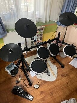 Prodám elektronickou bicí soustavu