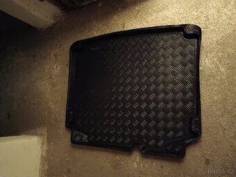 Prodám novou vanu kufru škoda Scala