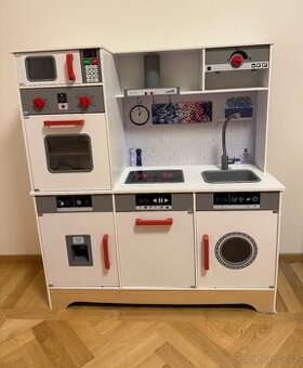 Dřevěná kuchyňka pro děti Playtive