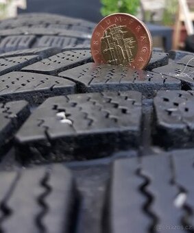 Prodám 4 ks zimní pneu s diskem 205/55 R16 na Škoda Octavia